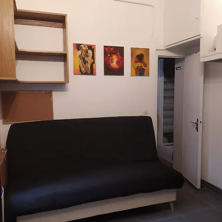 Le 4 *